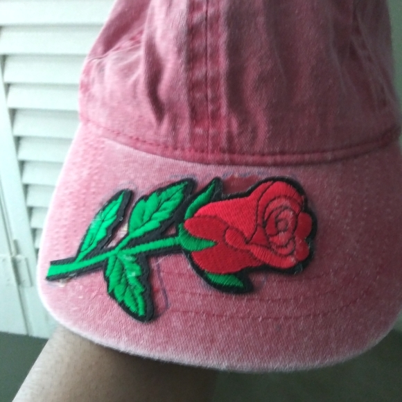 CUSTOMIZED RED BASEBALL CAP - Picture 2 of 2